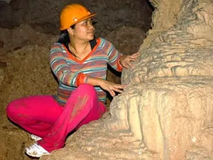 inside Kabyawan Caves