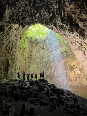 inside Kabyawan Caves